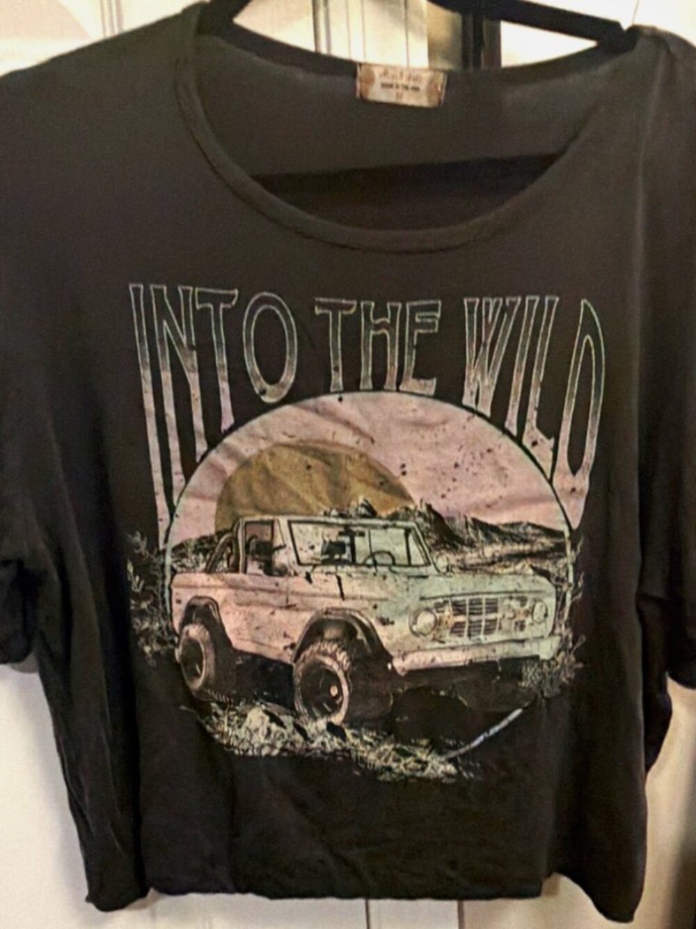 Altar'd State Black Cotton Crew Neck Short Sleeve "Into the Wild" Graphic Tee M